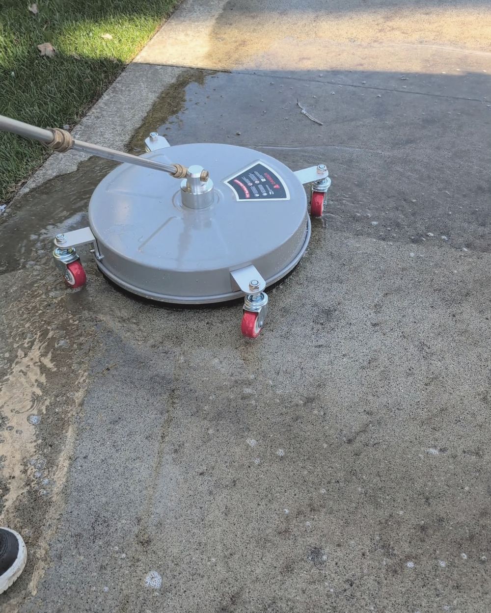 Surface cleaner on a Steveston driveway